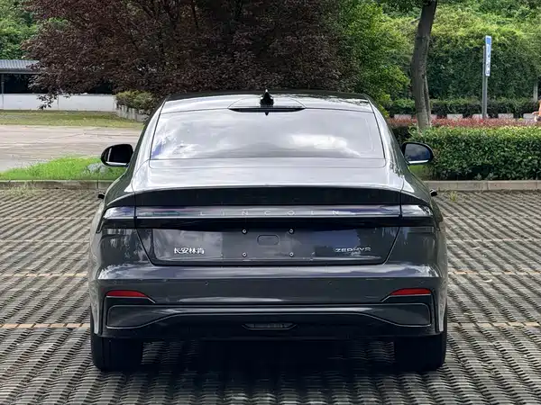 Lincoln Z 2024