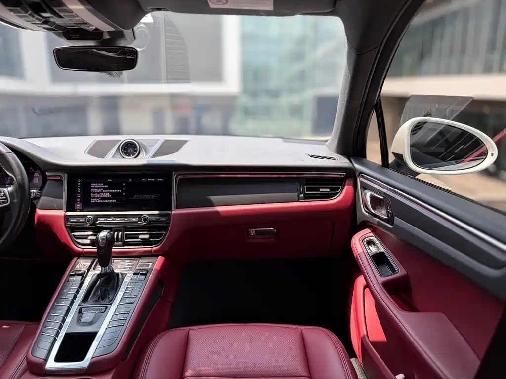 Porsche Macan 2020 — фото 13