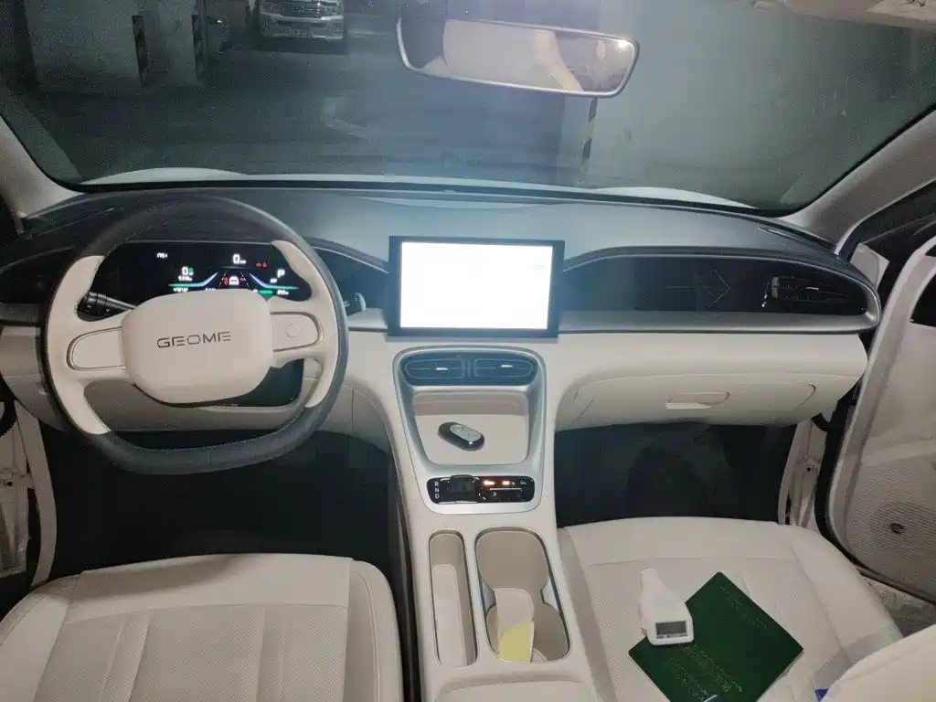 Geely Galaxy Starwish 2025 — фото 10