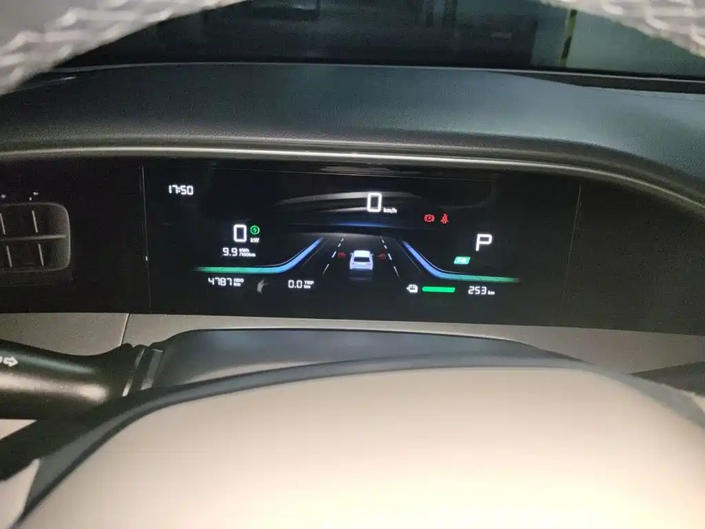 Geely Galaxy Starwish 2025 — фото 12