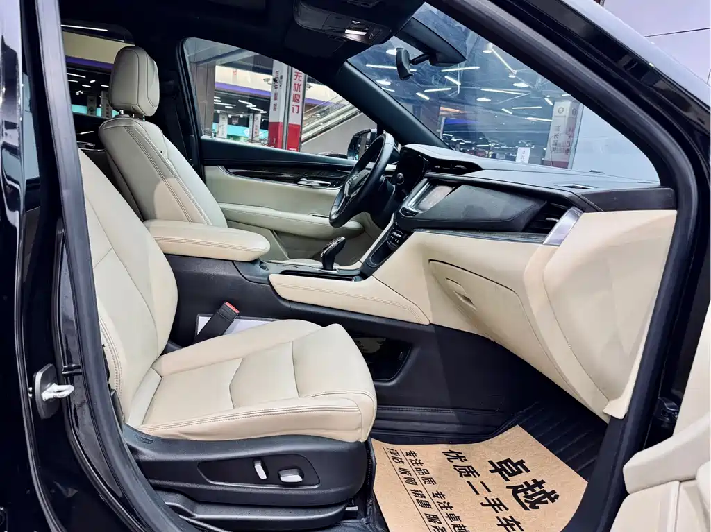 Cadillac XT5 2018 — фото 17