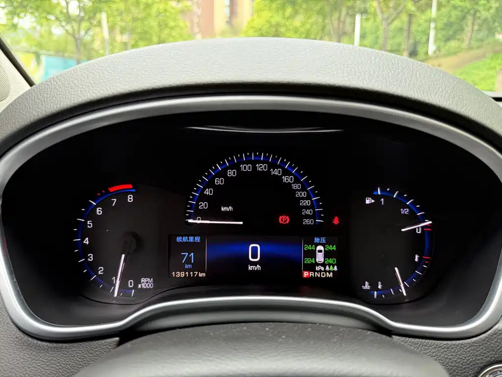 Cadillac SRX 2015 — фото 12