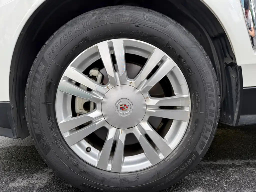 Cadillac SRX 2015 — фото 17