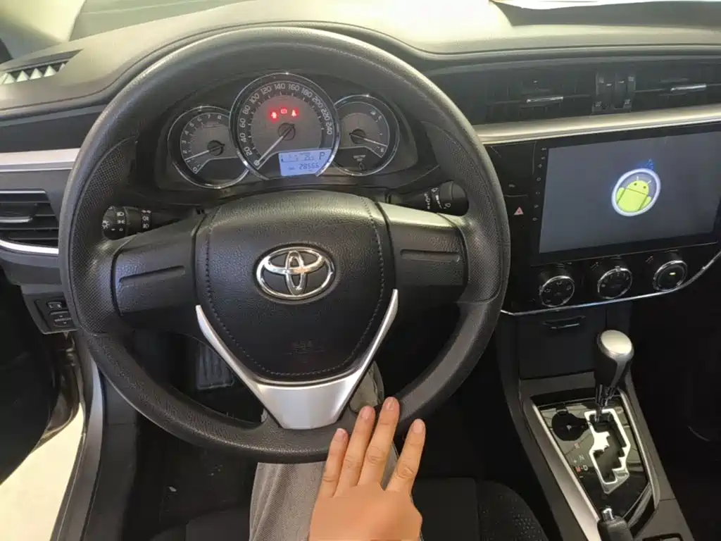 Toyota Corolla 2018 — фото 10