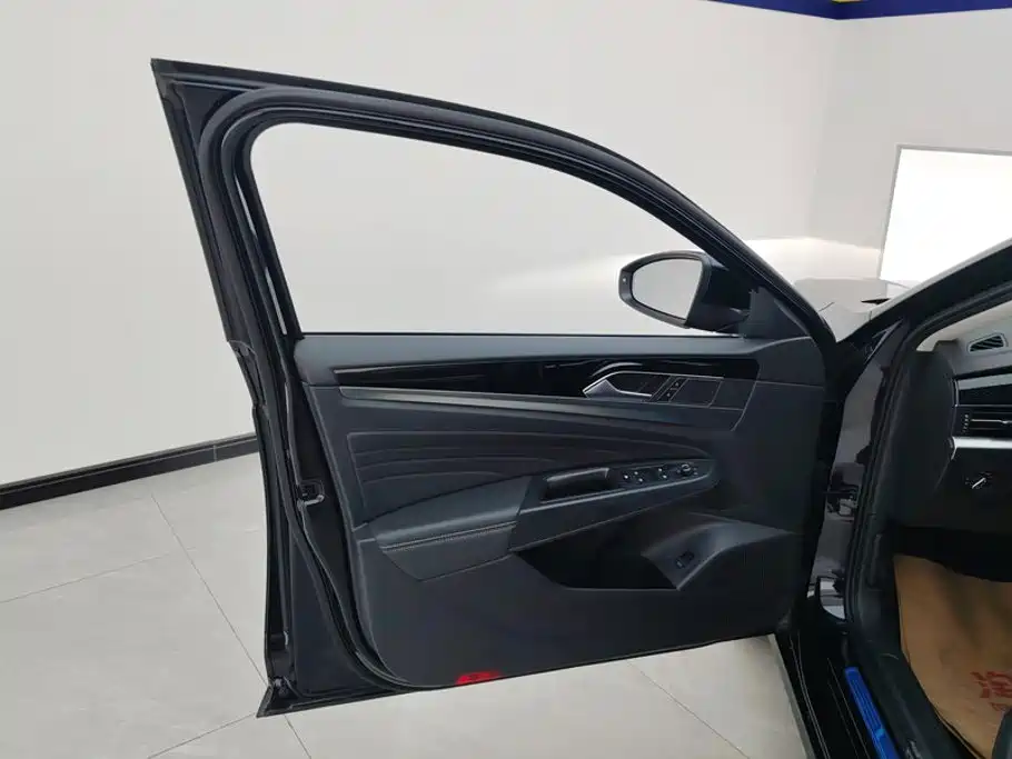 Volkswagen Passat 2023