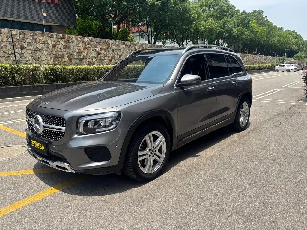 Mercedes-Benz GLB 2023 — фото 1