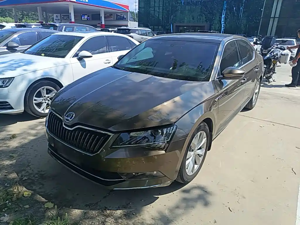 Skoda Superb 2016 — фото 2
