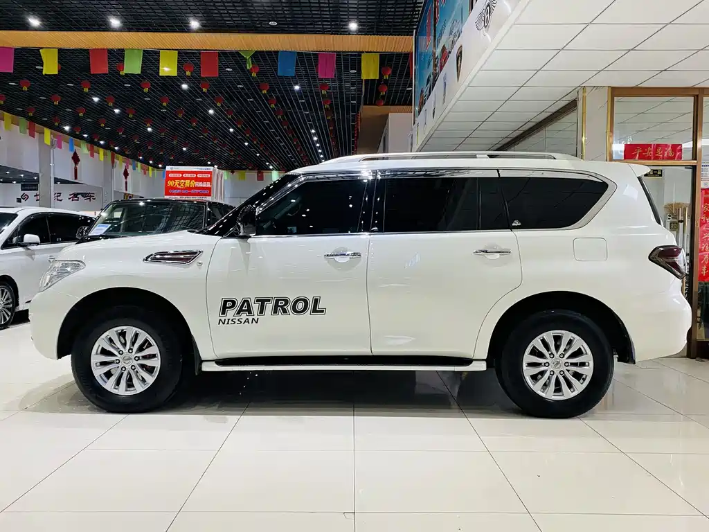 Nissan Patrol 2018 — фото 17