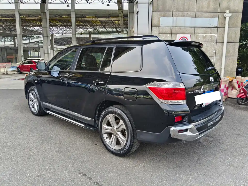 Toyota Highlander 2012 — фото 8