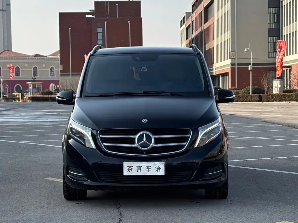 Mercedes-Benz V-Class 2017 — фото 2