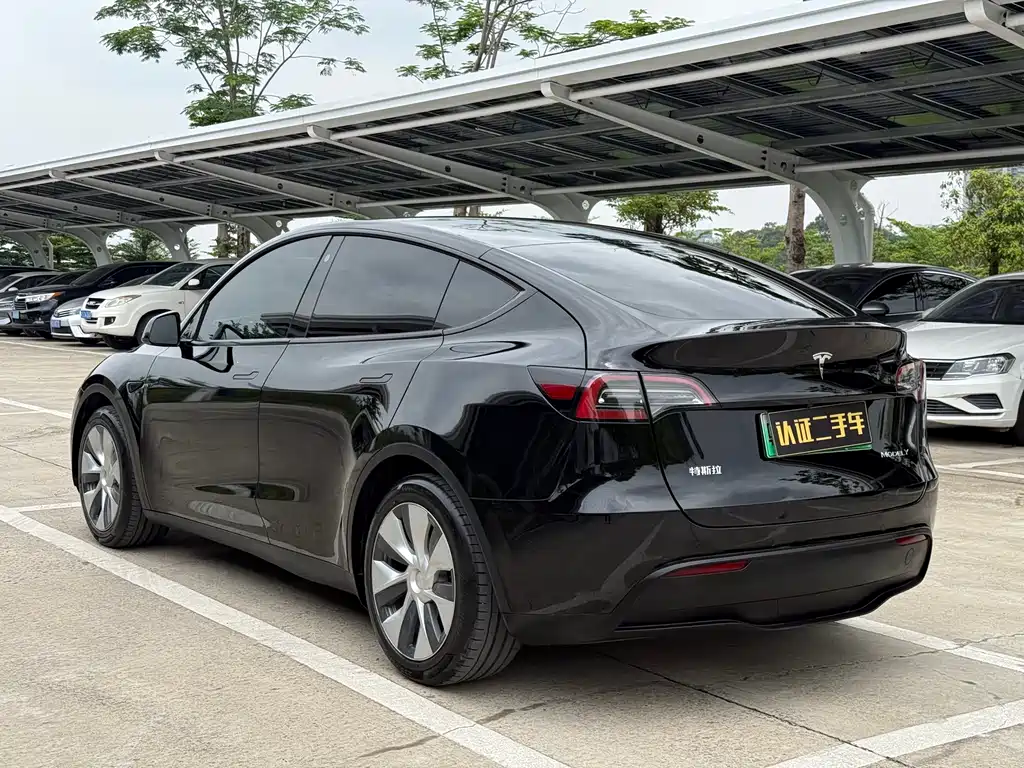 Tesla Model Y 2023 — фото 13