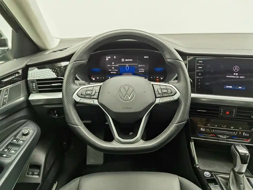 Volkswagen Passat Plug-In Hybrid 2023 — фото 11