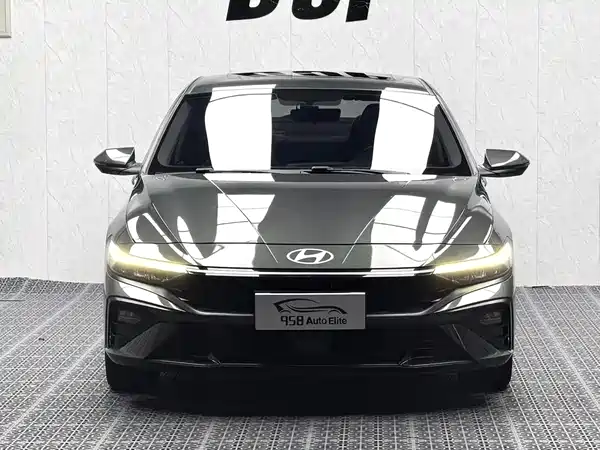 Hyundai Elantra 2023