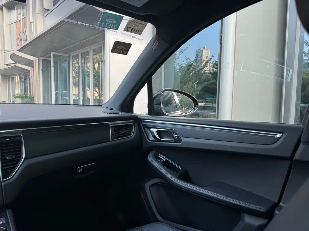 Porsche Macan 2015 — фото 20