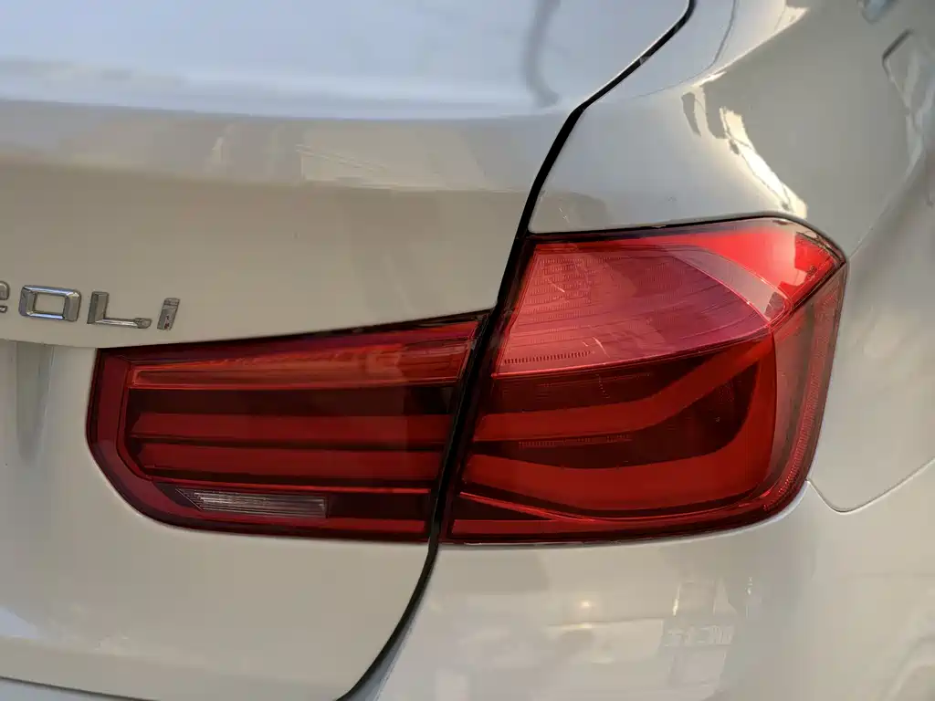 BMW 3 Series 2016 — фото 9