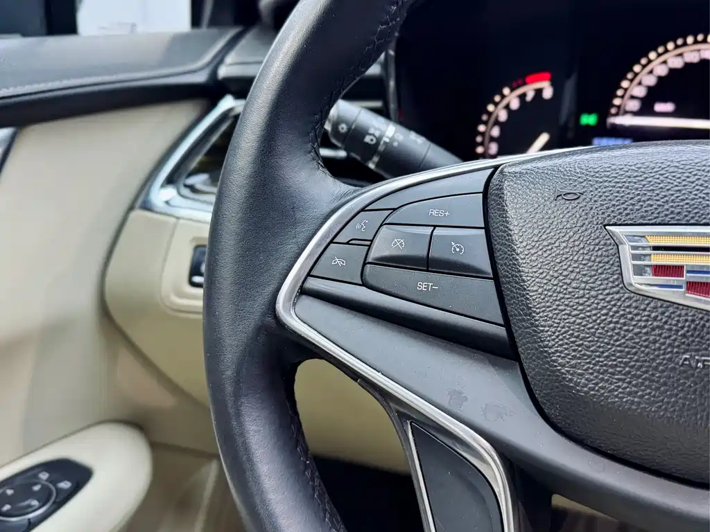 Cadillac XT5 2018 — фото 20