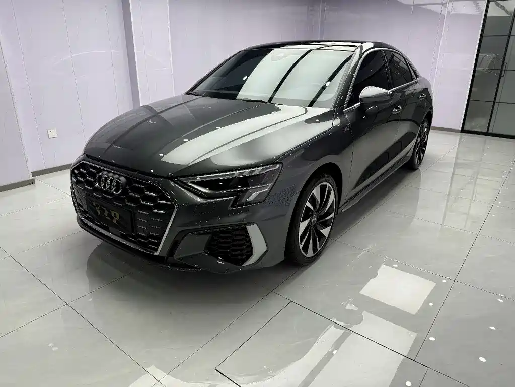 Audi A3 2023 — фото 1