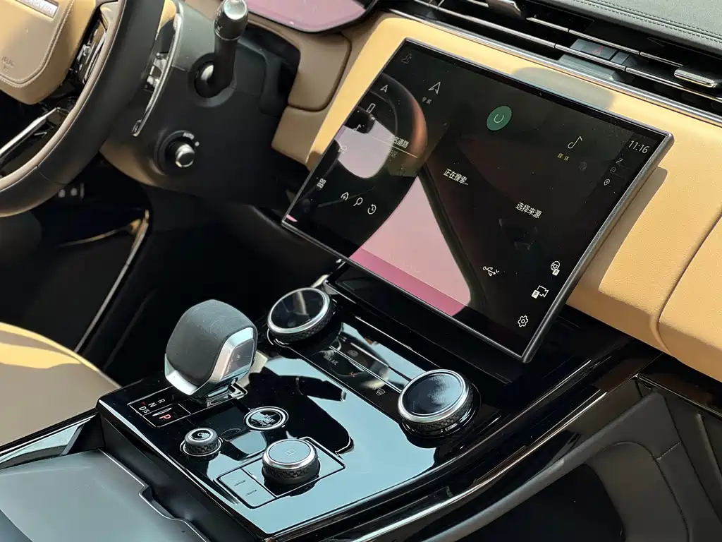 Land Rover Sport 2023 — фото 13