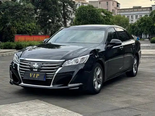 Toyota Crown 2017