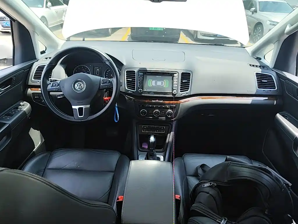 Volkswagen Sharan 2015 — фото 10