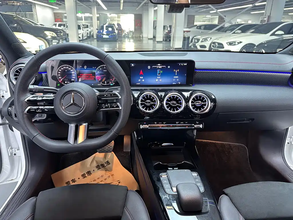 Mercedes-Benz A-Class 2023 — фото 14