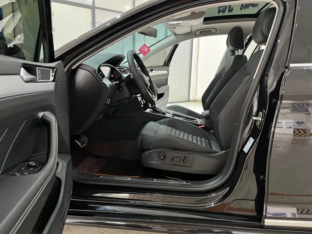 Volkswagen Magotan 2025