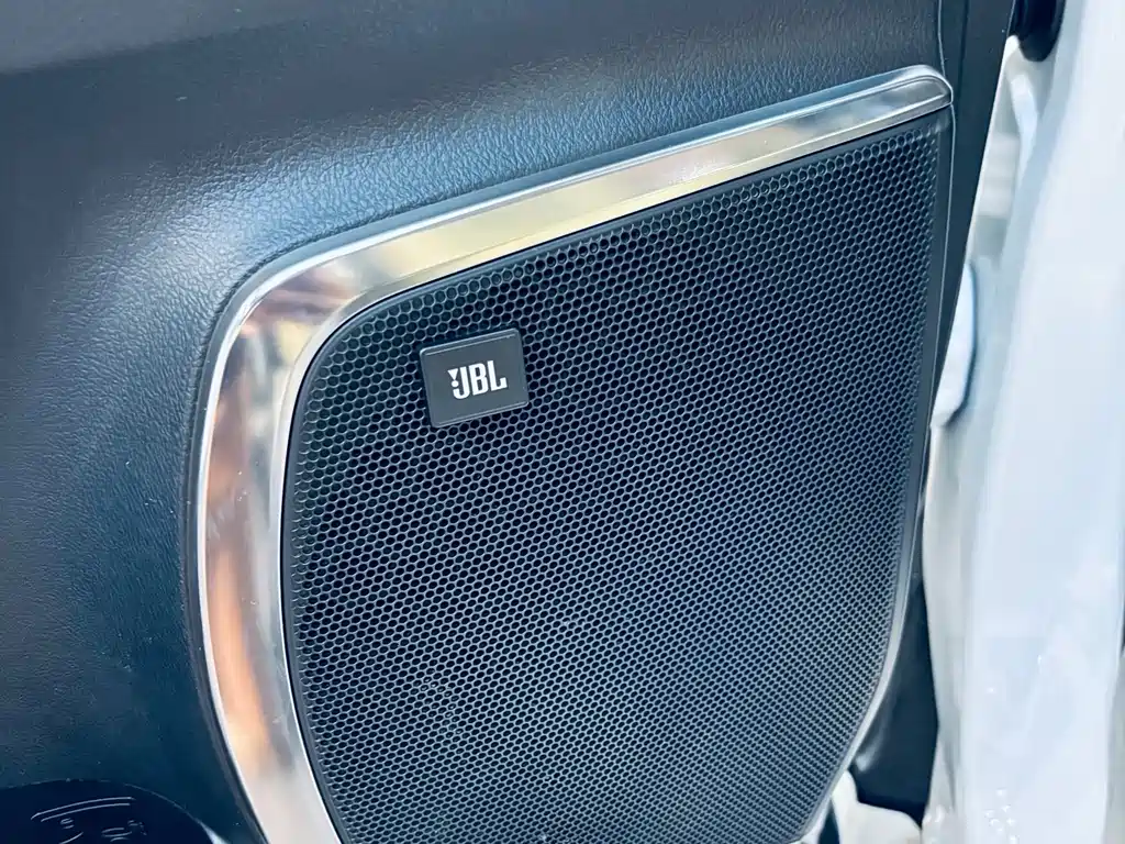 Toyota Alphard 2021 — фото 16