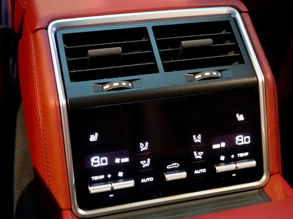 Porsche Panamera 2019 — фото 15