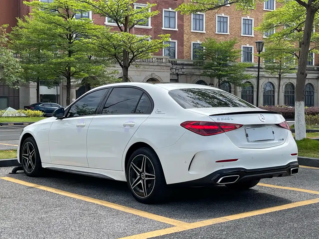Mercedes-Benz C-Class 2023 — фото 6