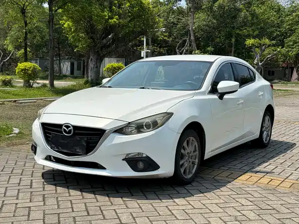 Mazda 3 Axela 2016