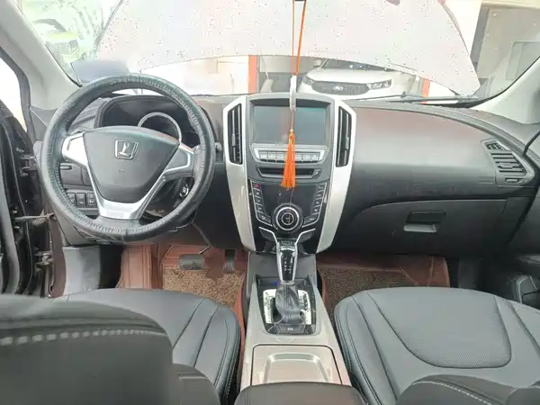 Luxgen You6 SUV 2016