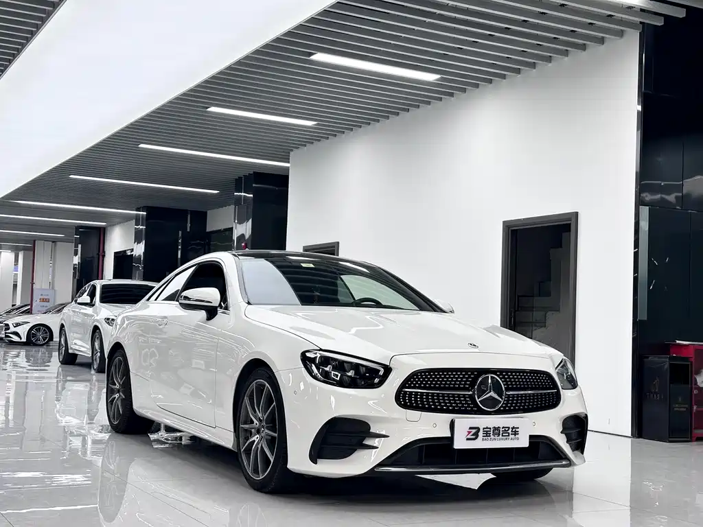 Mercedes-Benz E-Class 2022 — фото 3