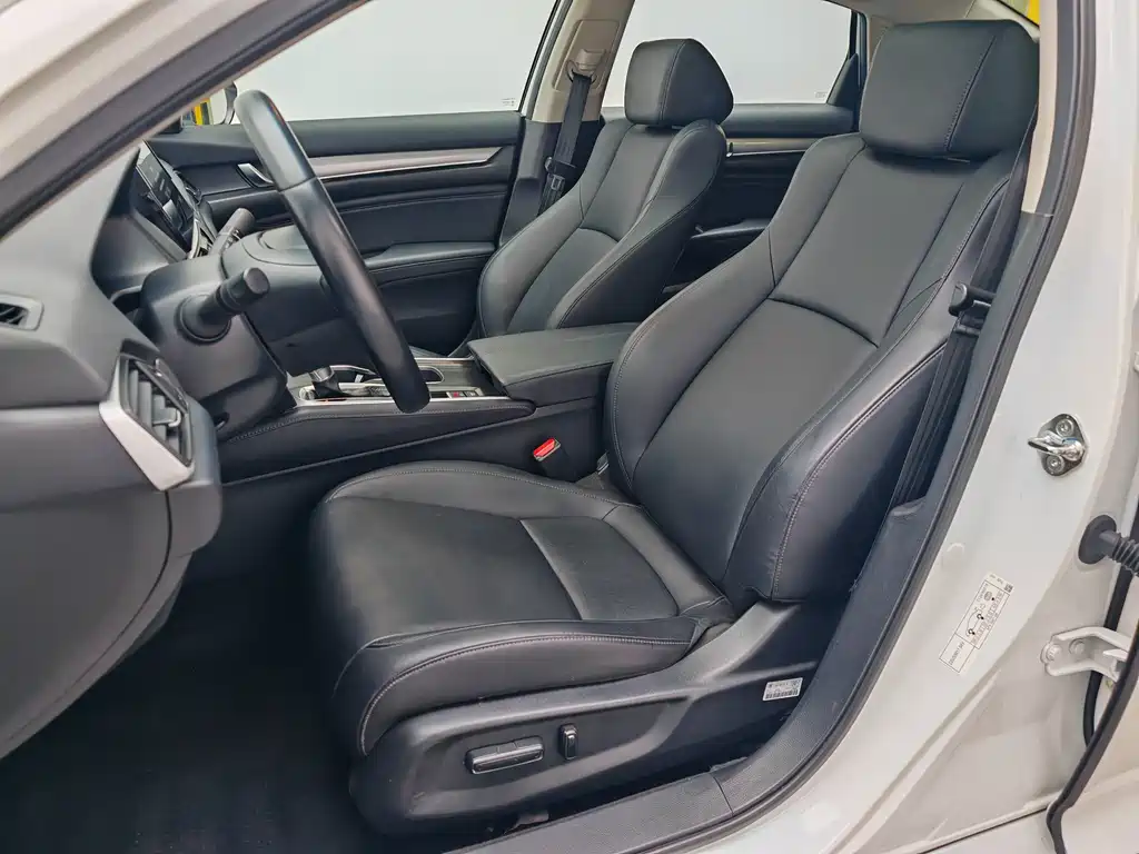 Honda Accord 2023 — фото 16
