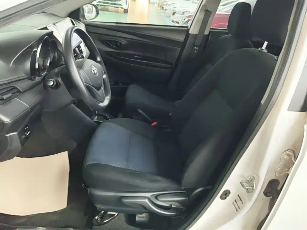 Toyota Yaris L 2019 — фото 15