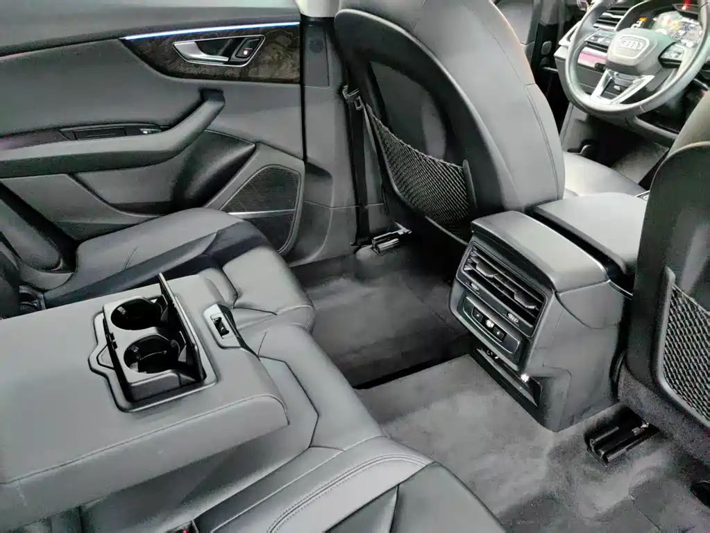 Audi Q8 2020 — фото 12
