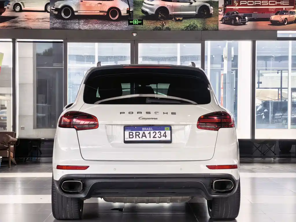 Porsche Cayenne 2016 — фото 13