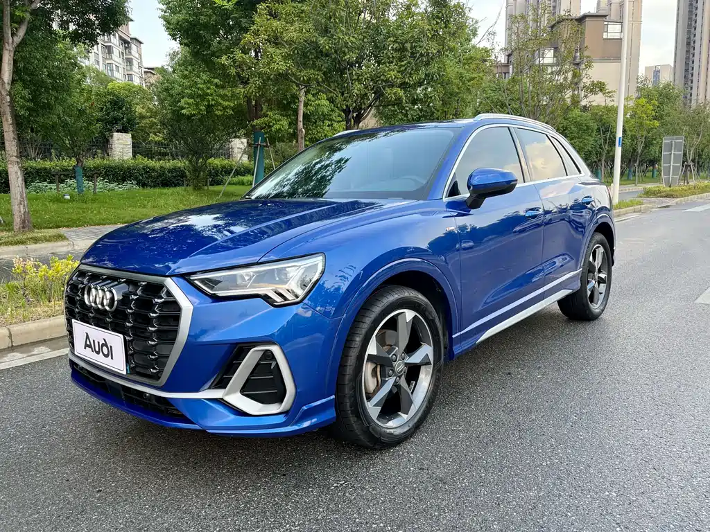 Audi Q3 2019 — фото 1