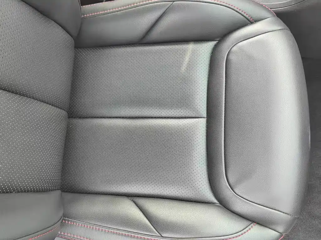 Peugeot 308 2015 — фото 18