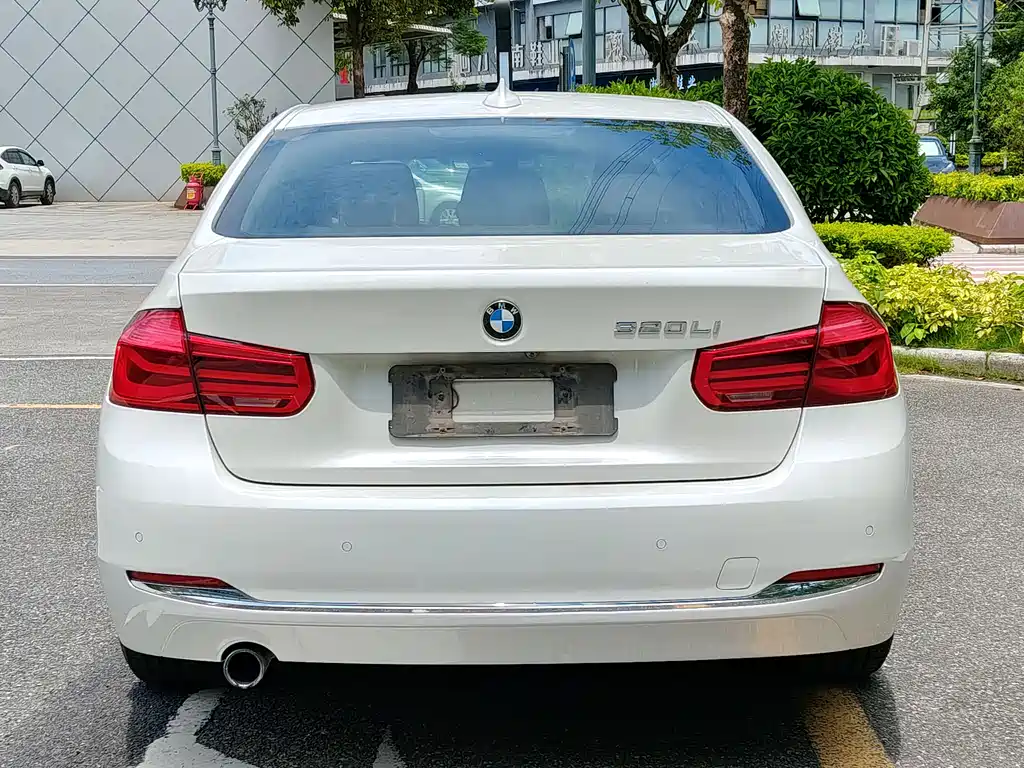 BMW 3 Series 2016 — фото 6