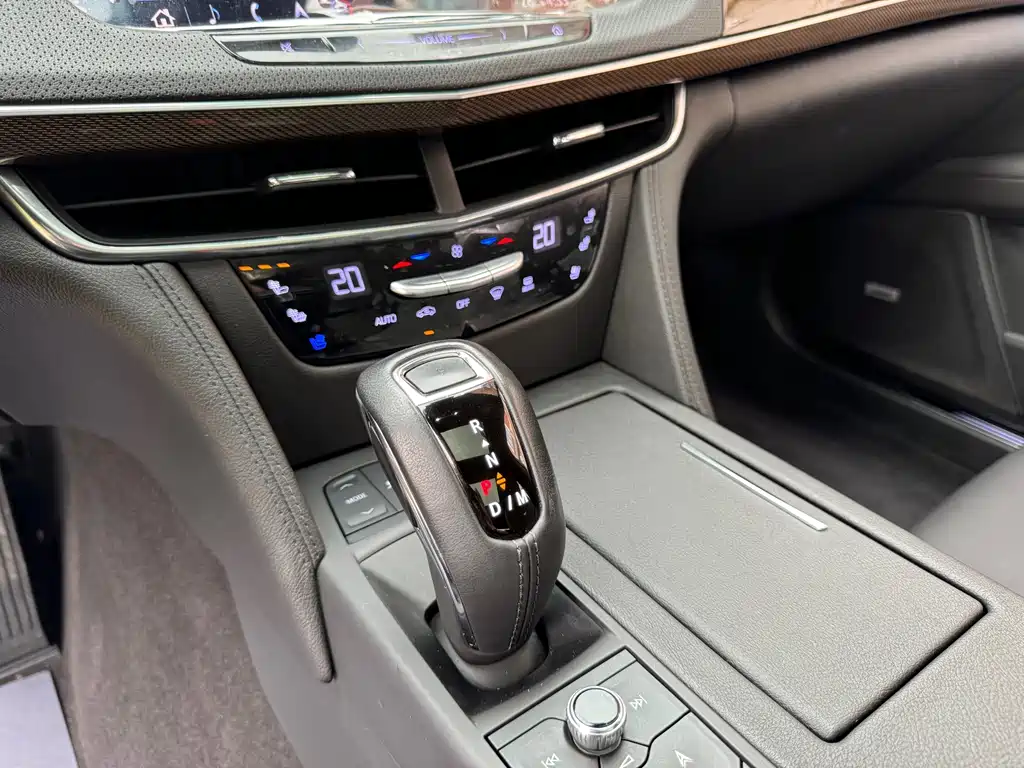 Cadillac CT6 2019 — фото 13