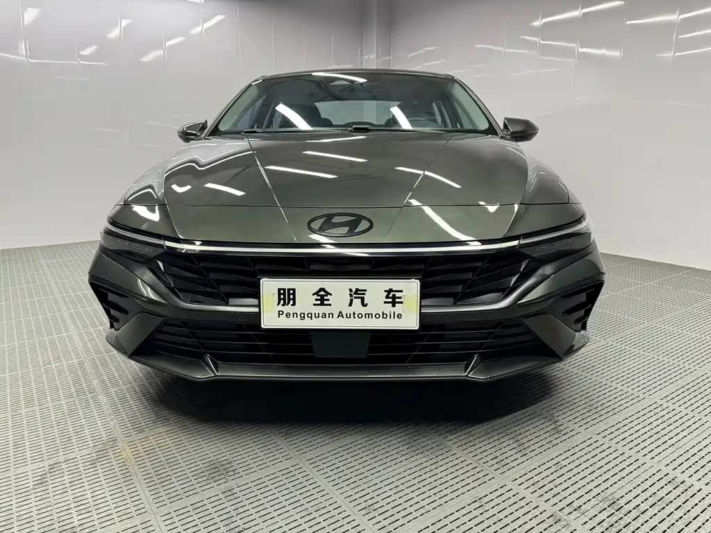 Hyundai Elantra 2023 — фото 2