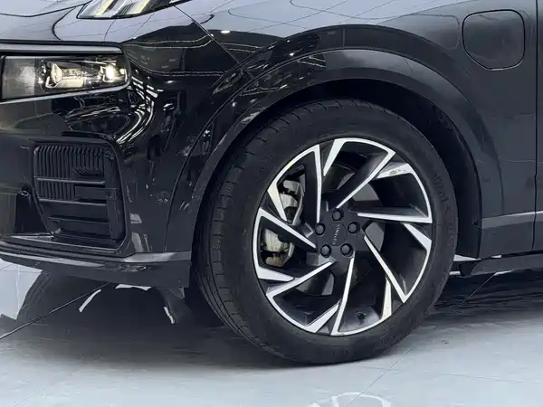 Lynk & Co 09 EM-P 2021