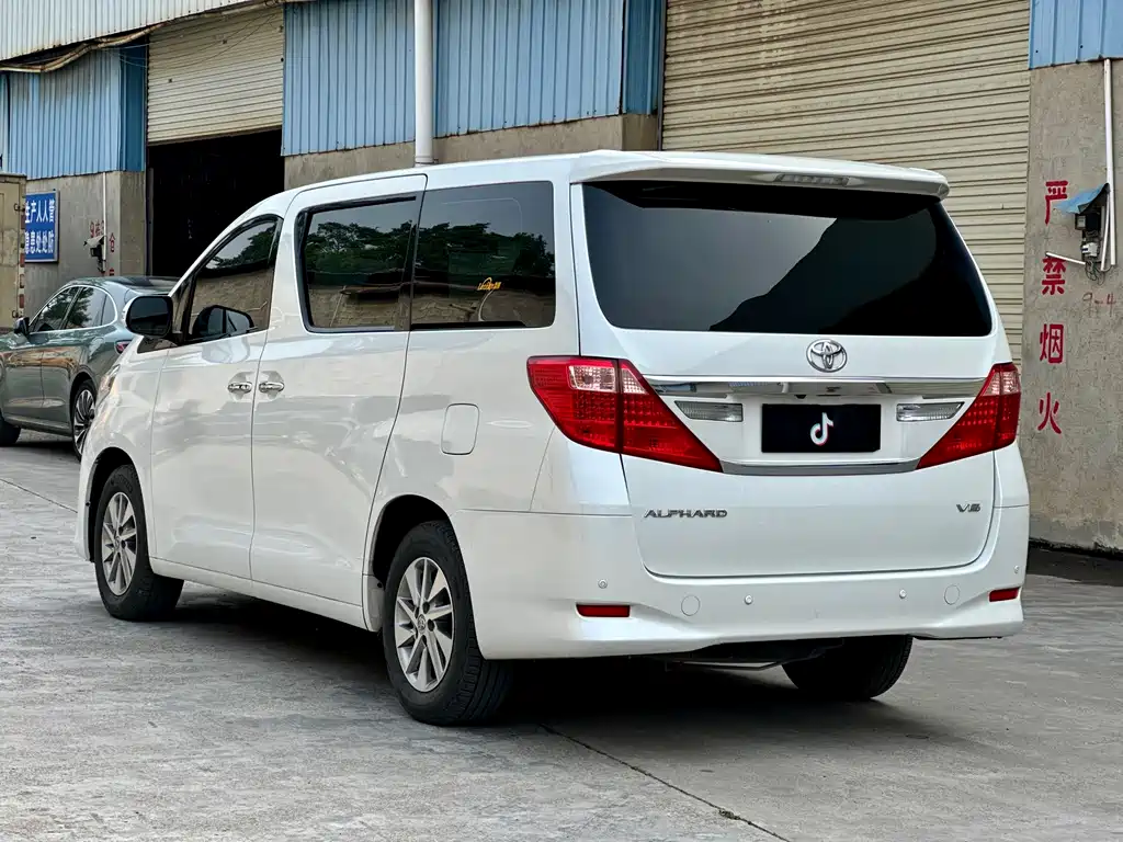 Toyota Alphard 2014 — фото 6