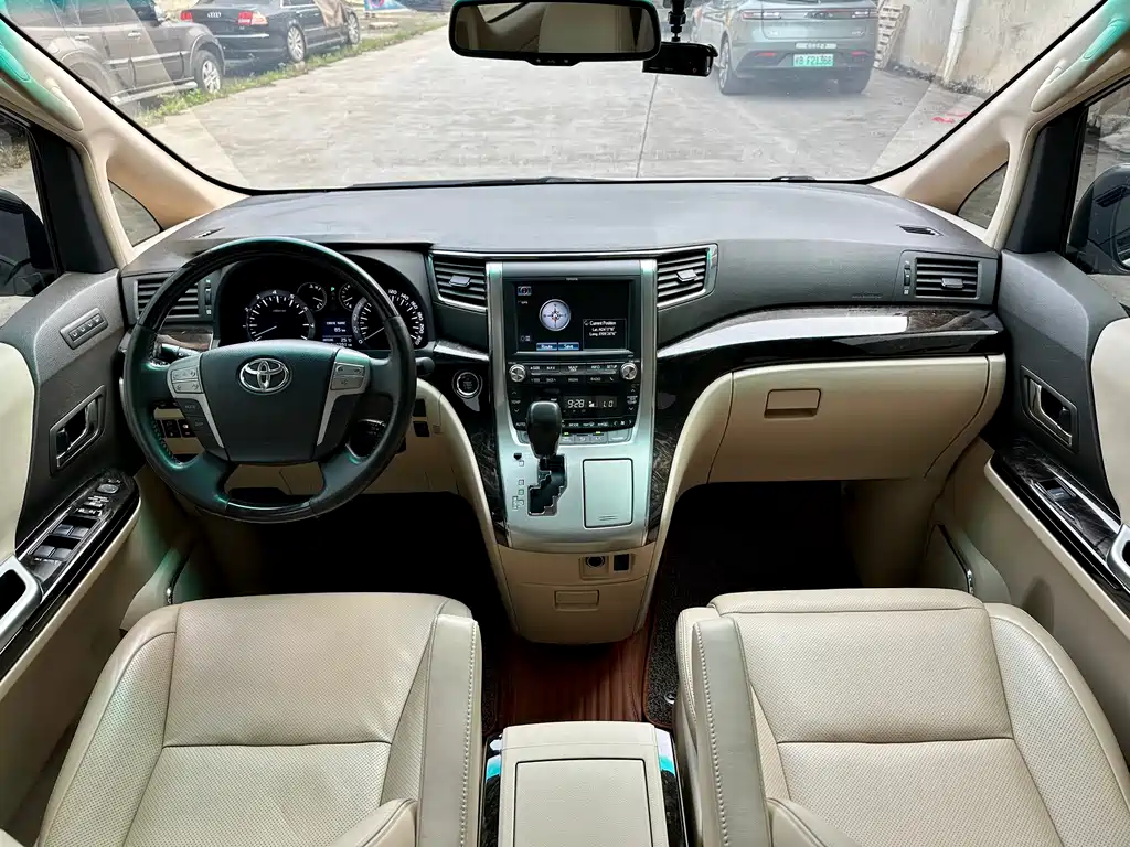 Toyota Alphard 2014 — фото 14