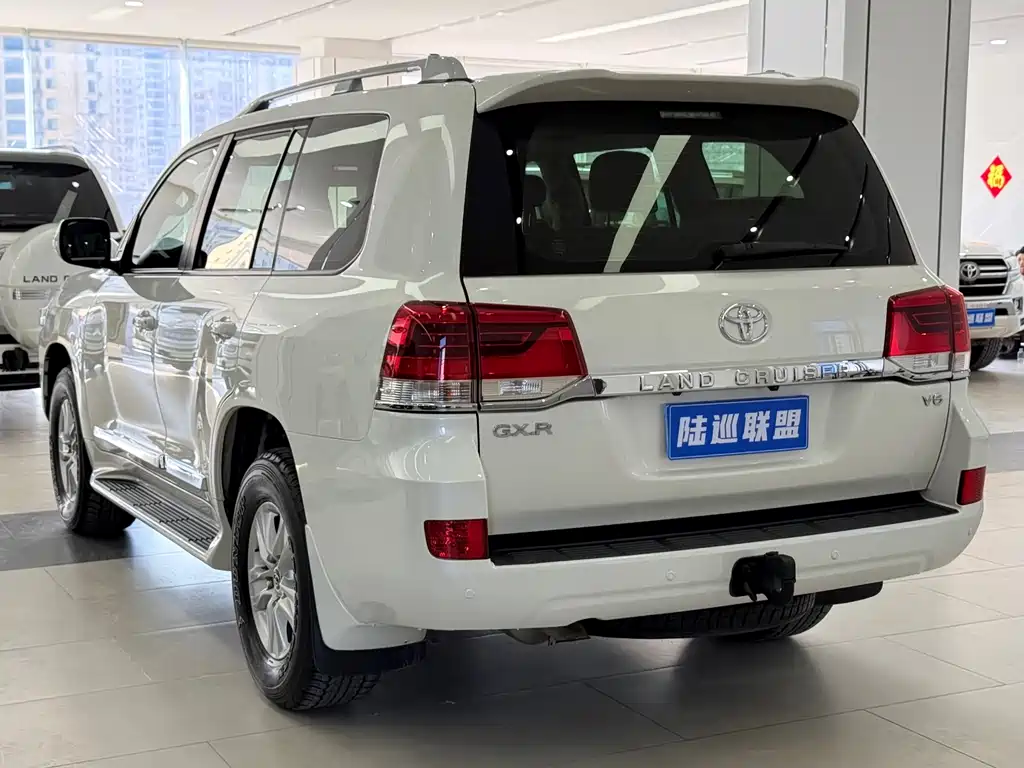 Toyota Land Cruiser 2020 — фото 16