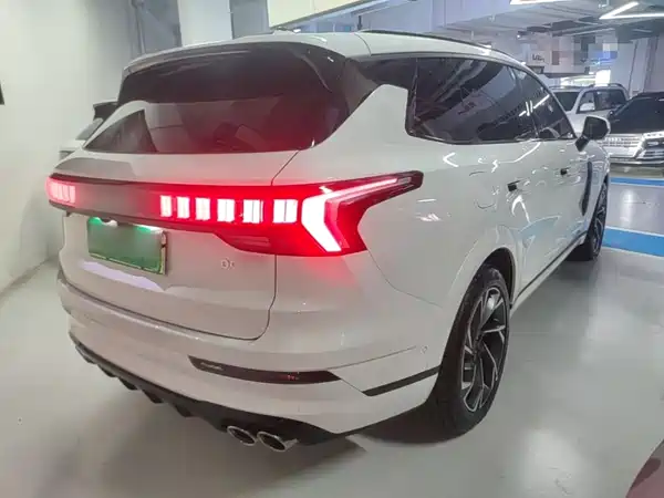 Lynk & Co 09 EM-P 2022