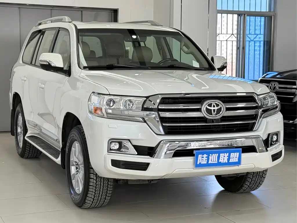 Toyota Land Cruiser 2020 — фото 2