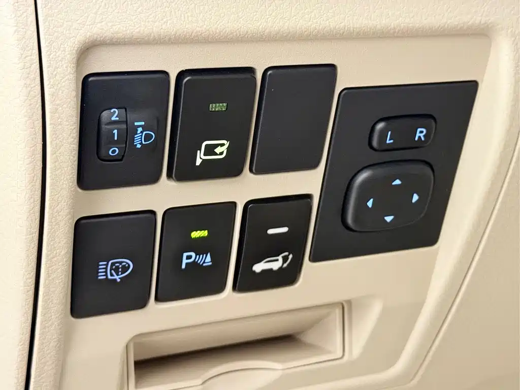 Toyota Land Cruiser 2020 — фото 8