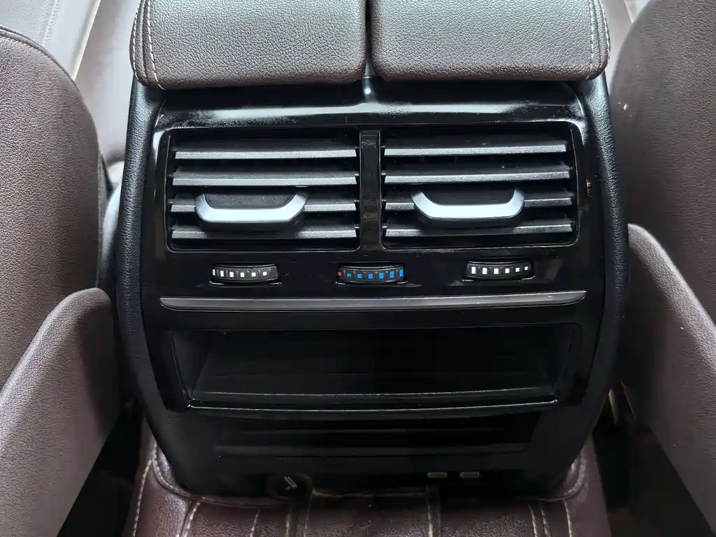 BMW 5 Series 2021 — фото 14