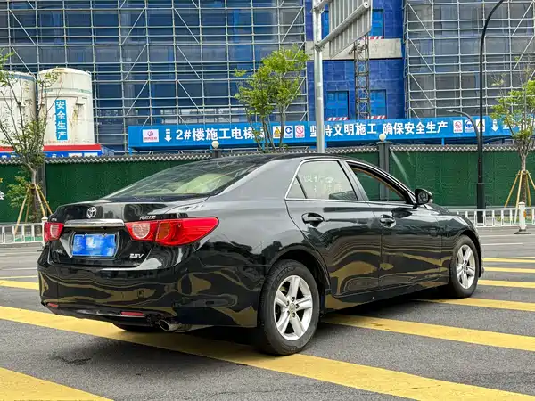 Toyota Reiz 2010